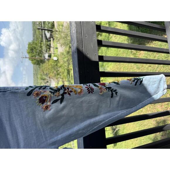 Sandpiper Petite Embroidered Light Denim Jeans Size 4P - Picture 4 of 7